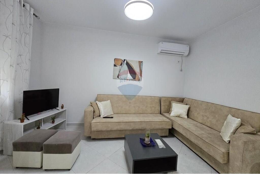 Te shkolla baletit 1+1 me qira 500 eur