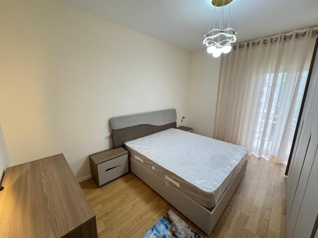 Apartament me qera 1+1 Zogu i zi Ring center
