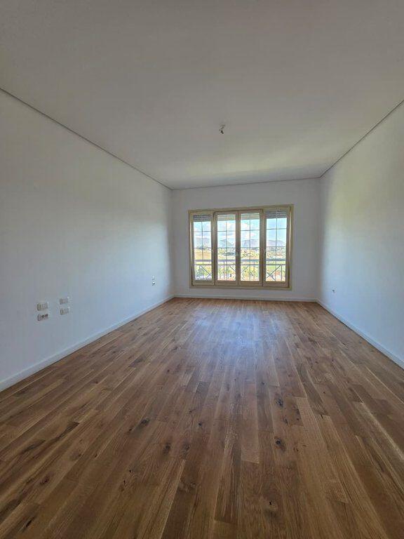 In vendita, Villa su 3 piani, Lunder, Tirana.