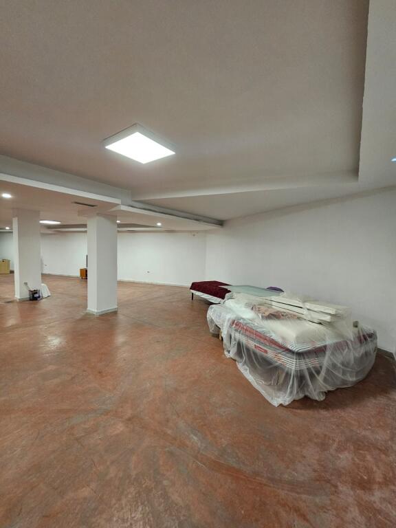 Magazine 450 m2, Jordan Misja!