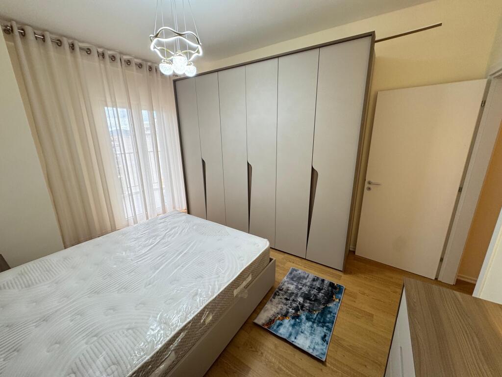 Apartament me qera 1+1 Zogu i zi Ring center