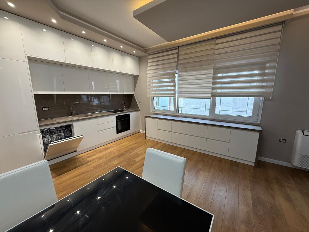 Appartamento piano villa 4+1 in Affitto