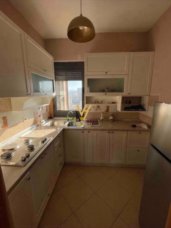 JEPET APARTAMENT 1+1+BLK ME QERA NE QENDER 600 EURO