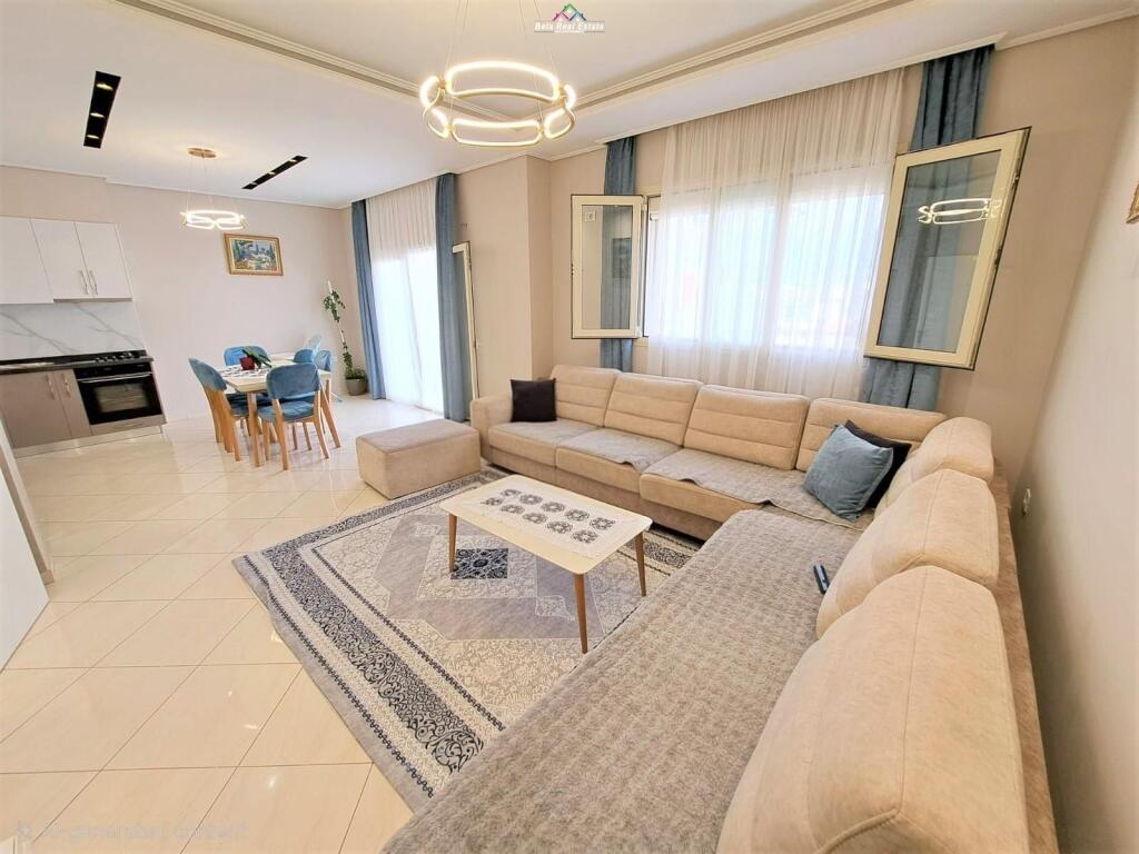 Villa in Affitto su 3 Piani Mjull Bathore (ID BV2121) Tirana