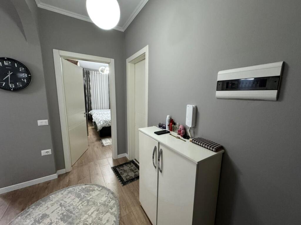 Apartament 1+1 me qera ne Astir shume prane rrethit te Unaza e Madhe