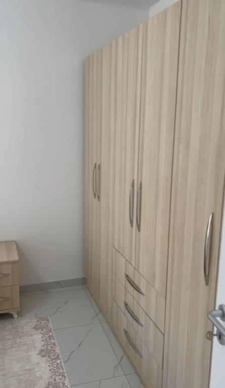 Jepet apartament 1+1Zogu i Zi me qira