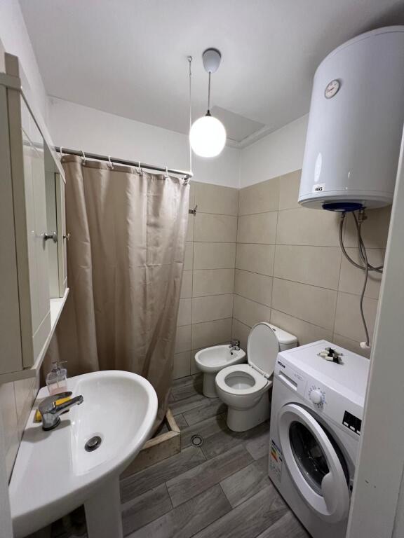 Jepet me qira apartament 2+1+2 – Tregu Elektrik i Ri