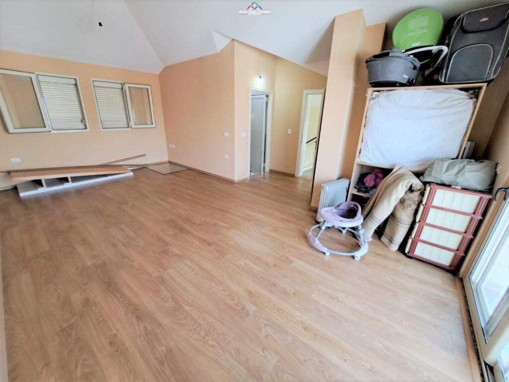 Villa in Affitto su 3 Piani Mjull Bathore (ID BV2121) Tirana