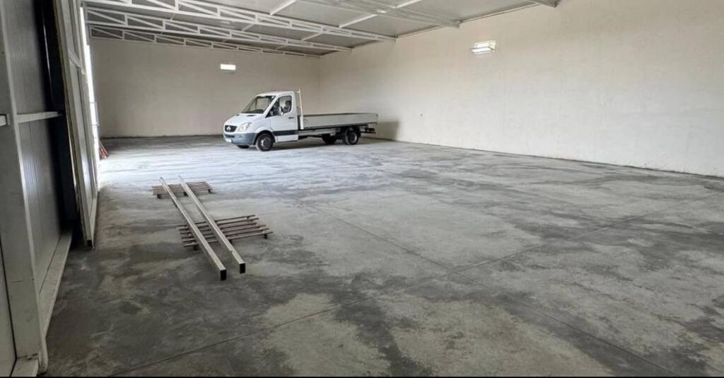 WAREHOUSE FOR RENT 350 M2 KAMEZ 100,000 LEKE