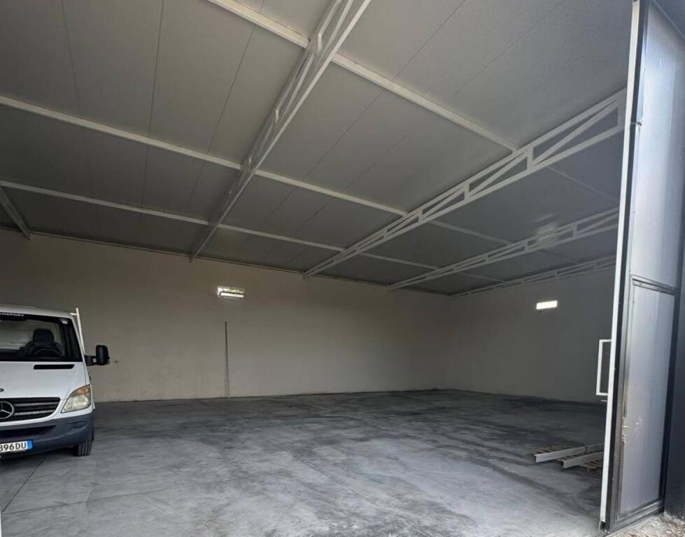 WAREHOUSE FOR RENT 350 M2 KAMEZ 100,000 LEKE