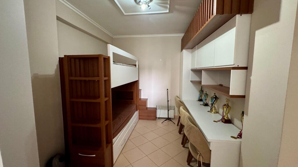 Jepet apartament me qira 2+1 Kodra e Diellit