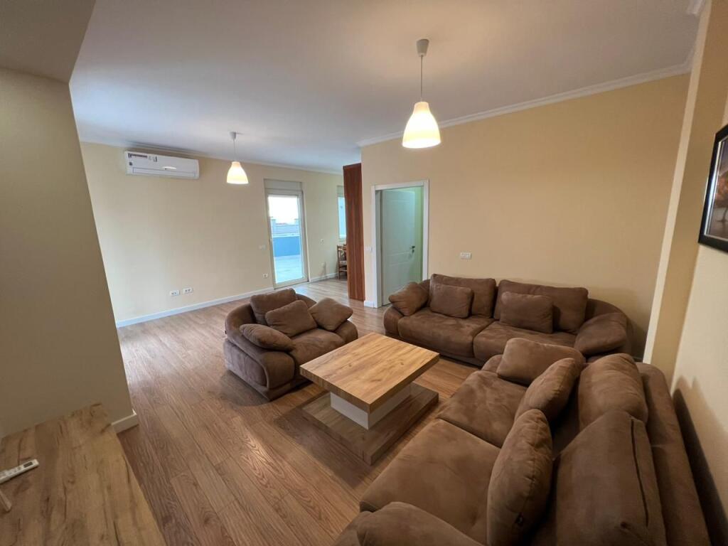 📣 QERA (PENTHOUSE) Apartament 2+1 Me 2 Tualete Dhe Verande 📍 Fresk, Prane Kompleksit Rafaelo ✨