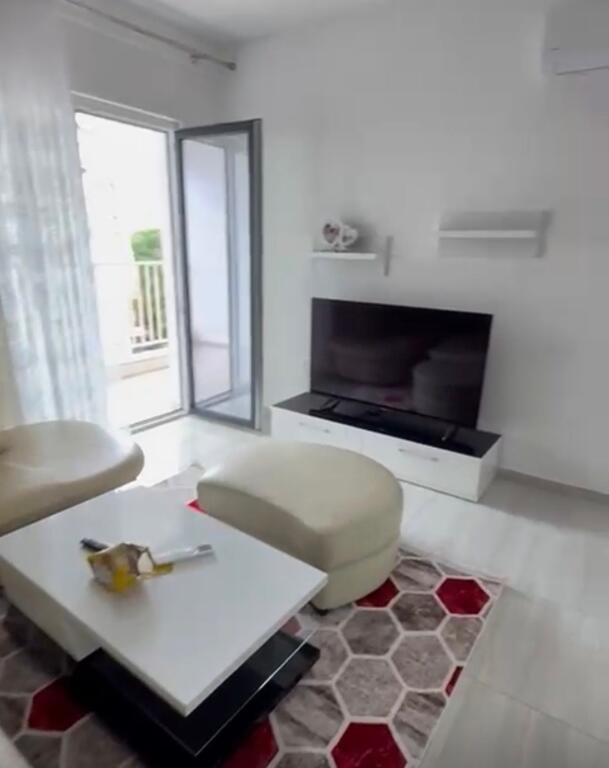 Apartament 1+1 me qira tek Zogu i Zi!