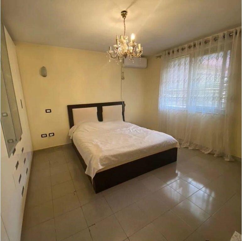 JEPET ME QIRA KATI I DYTE I NJE VILE NE BRRYL! 550 € /Muaj