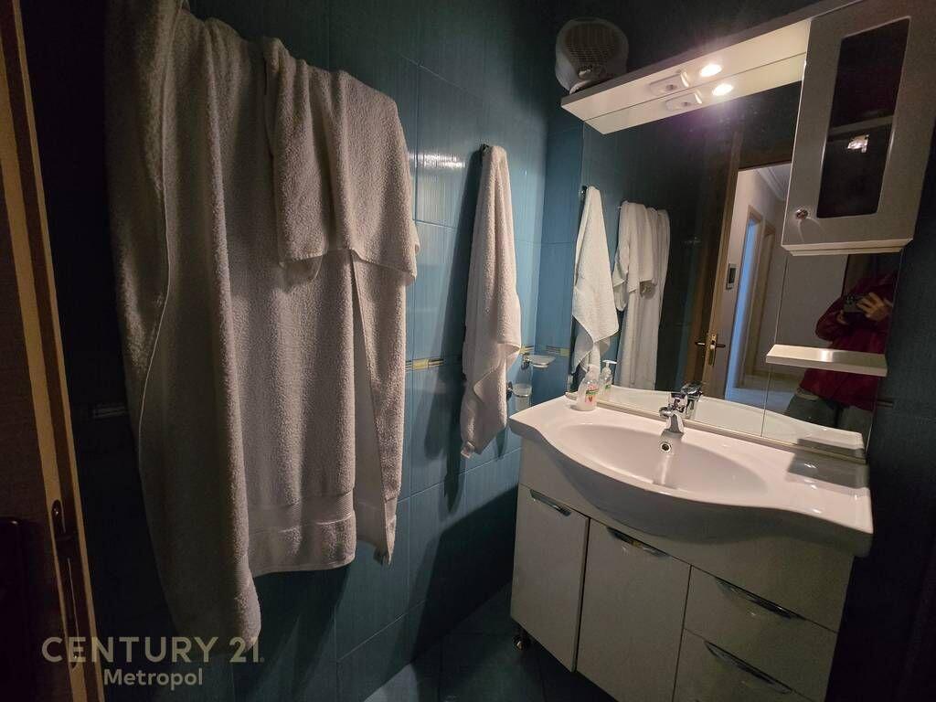 Affittiamo appartamento 2+1+2+garage in via Jordan Misja! 630 € /Mese