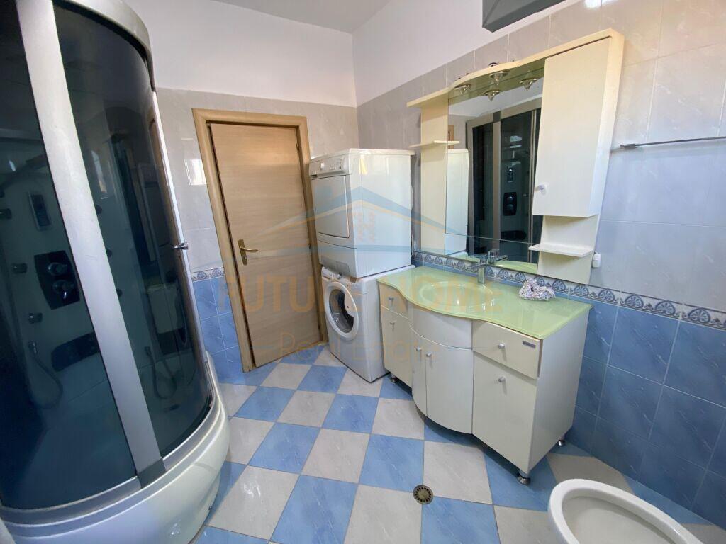 Shitet Apartament 2+1, 21 Dhjetori