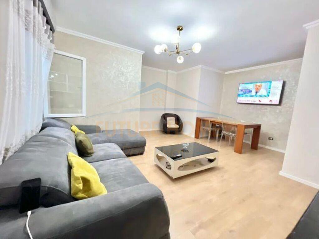 Shitet Apartament 2+1, 21 Dhjetori