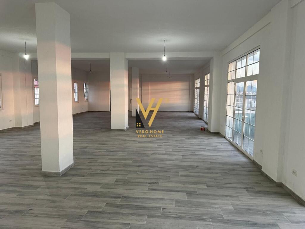 250 M2 PREMISES FOR RENT IN PASKUQAN 2,500 EURO