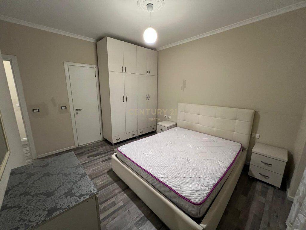Apartament 2+1+2 Me Qira tek Tregu Elektrik, Tiranë