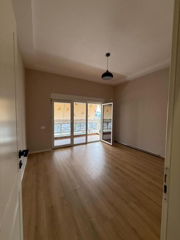 IN VENDITA 2+1 LUSSUOSO – Xhamllik, Residenza Colombo 2