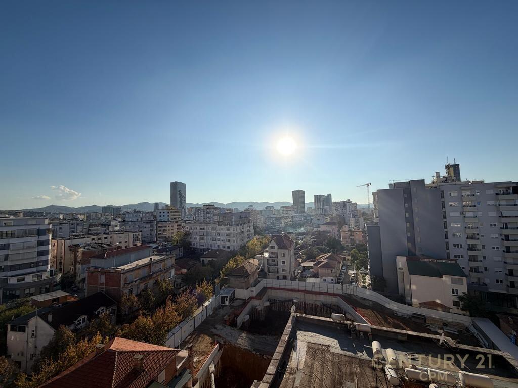 Jepet me qira apartament 2+1+2 te Hoxha Tahsim