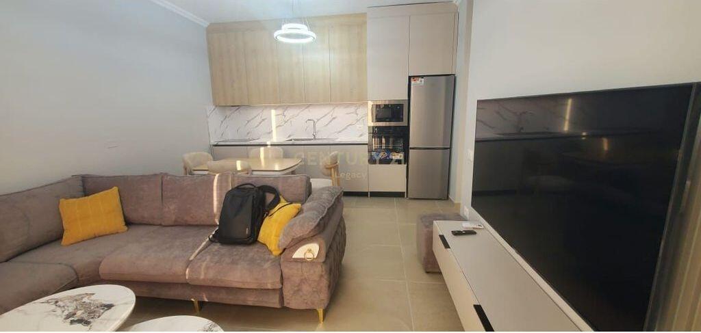 Jepet me qira apartament luksoz 2+1+2+verande me post parkimi – pranë Hotel “Radisson”