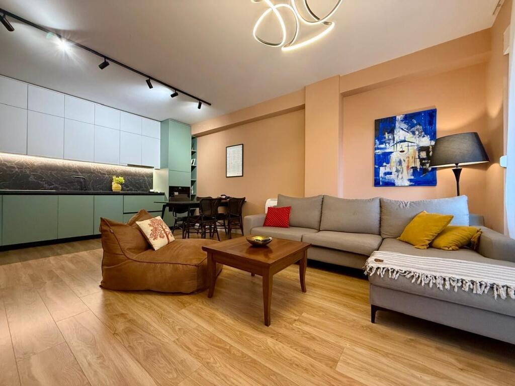 Apartament me qira 2+1+2, Rruga e Barrikadave