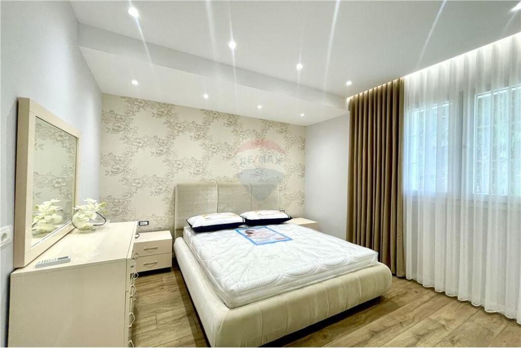 Apartament - Për Qira - Rruga e Durresit