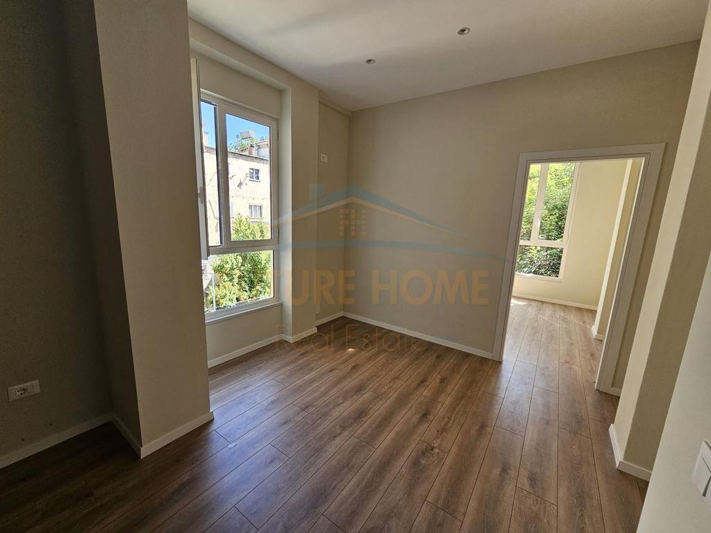 Disponojmë Apartament 1+1 per Shitje, Myslym Shyri, Tirane.