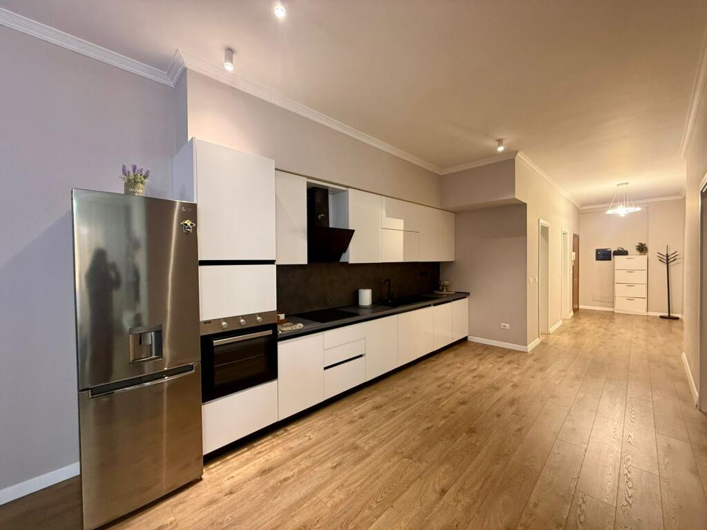 Apartament 2+1+2 tek Komuna e parisit