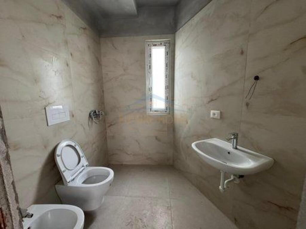 For sale, Apartment 2+1+2+ Parking Space, River Residence, Unaza e Re, Tirana.