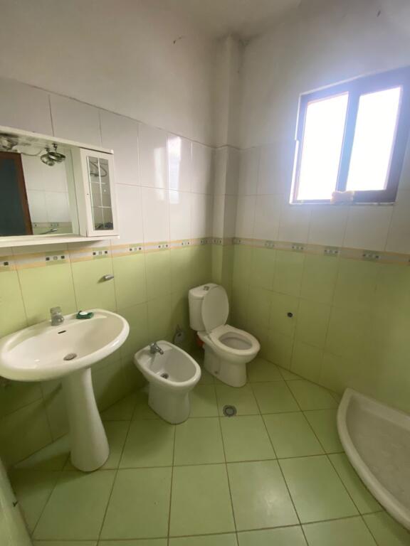 Shitet apartament 1+1+2 ballkone Don Bosko