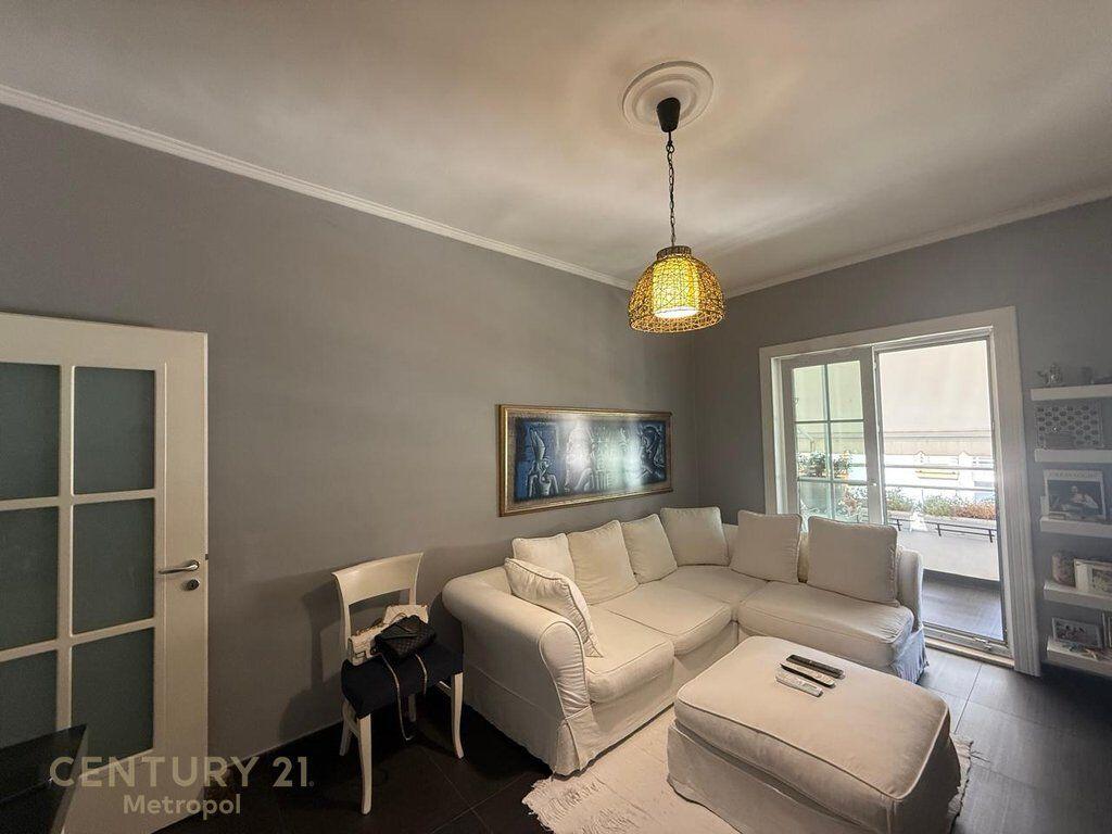 Air Bnb , Jepen me qira 3 apartamente tek Garda