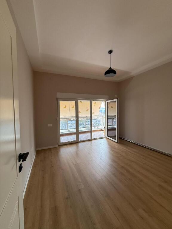 IN VENDITA 2+1 LUSSUOSO – Xhamllik, Residenza Colombo 2