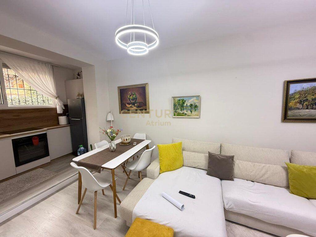 🏙️ Shitet Apartament 1+1 – Pranë Pazarit të Ri, Tiranë