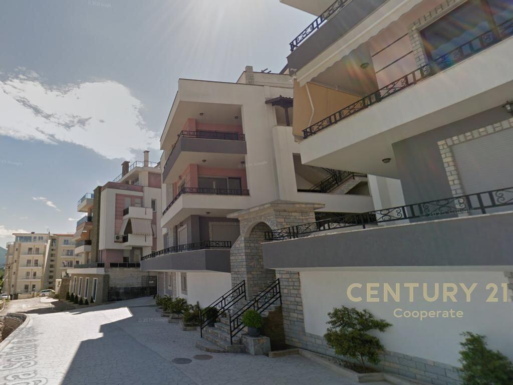 SHESIM APARTAMENT 2+1+2 TEK KOPSHTI BOTANIK ME 2 POSTE PARKIMI 310,000 €