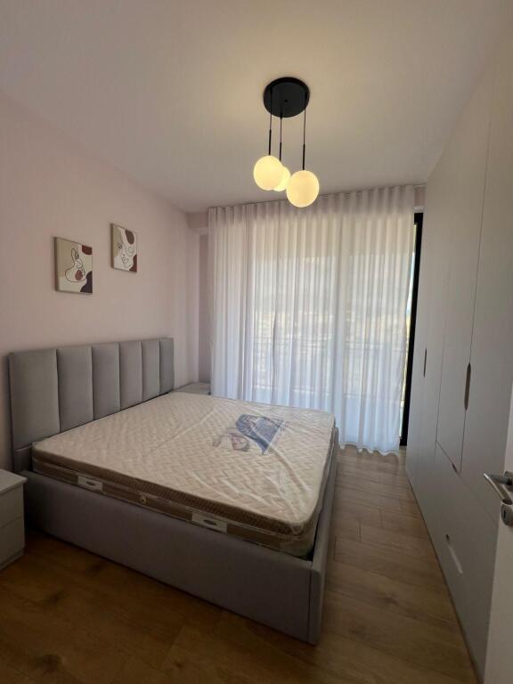 🏡 Appartamento in affitto – Golden Tower, Via Mine Peza, Tirana💶 Prezzo: 90000 Leke/mese