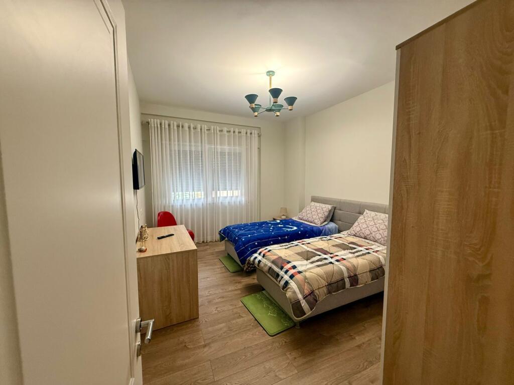 Apartament 2+1+2 tek Komuna e parisit