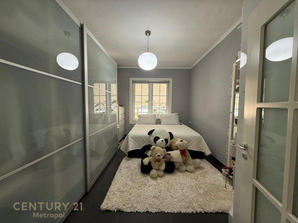 Air Bnb , Jepen me qira 3 apartamente tek Garda