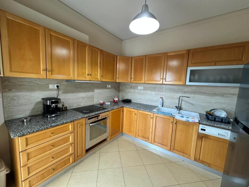 Jepet me Qira Apartament 2+1 ne Uje te Ftohte, Vlore