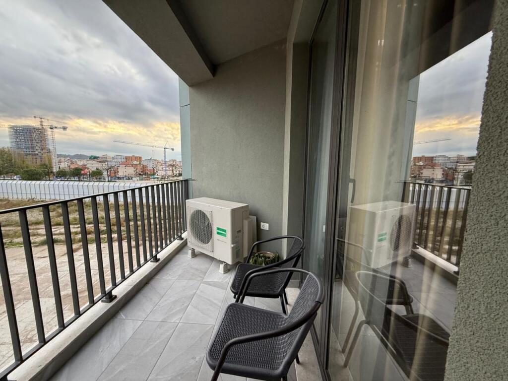 Appartamento moderno in affitto 2+1+2 nella zona del Nuovo Boulevard