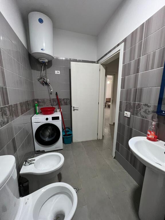 Apartament 2+1, Kamëz!