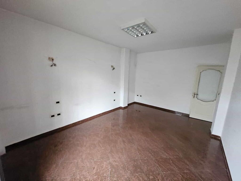 Godine me qera 3-Kateshe ne Myslym Shyri (ID BZ2731) Tirane