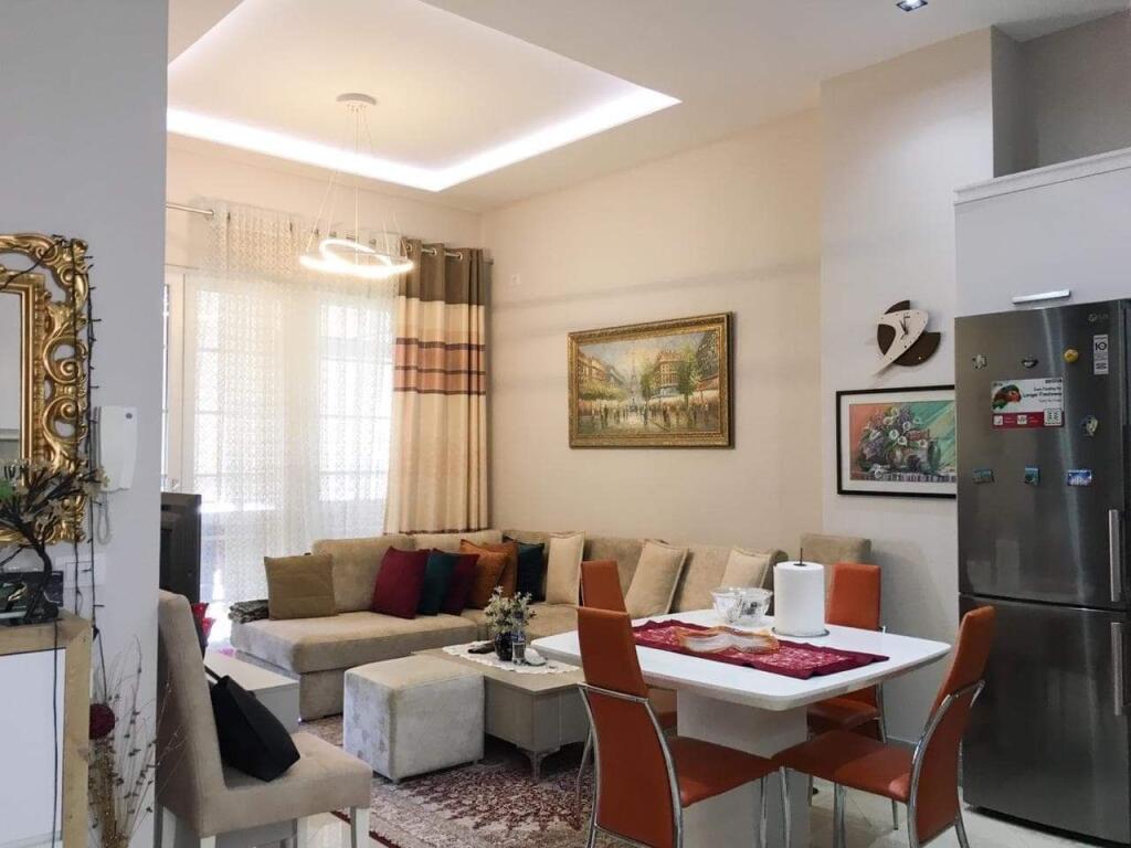 🏠 Apartament 1+1 me qira – Përballë Ring Center, Zogu i Zi