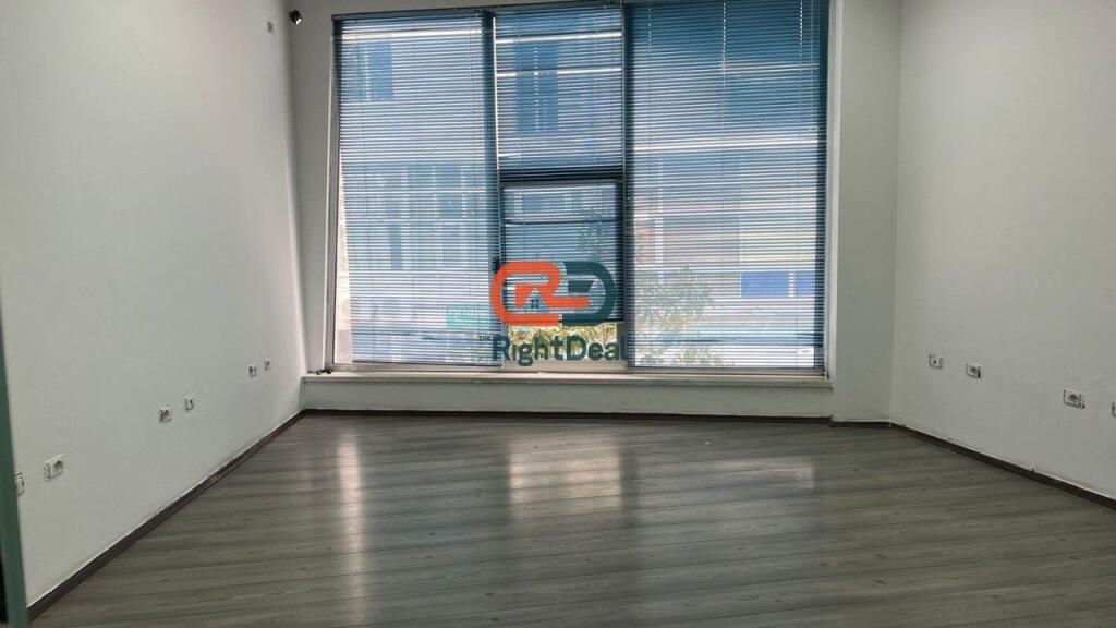 Near the Paris Municipality, Office Space for Rent with Perfect Location!!