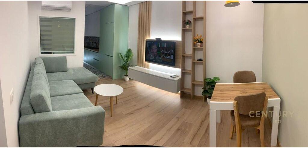 Appartamento 1+1 a Komuna e Parisit