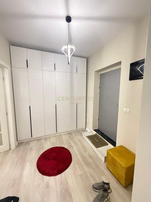 🏙️ Shitet Apartament 1+1 – Pranë Pazarit të Ri, Tiranë