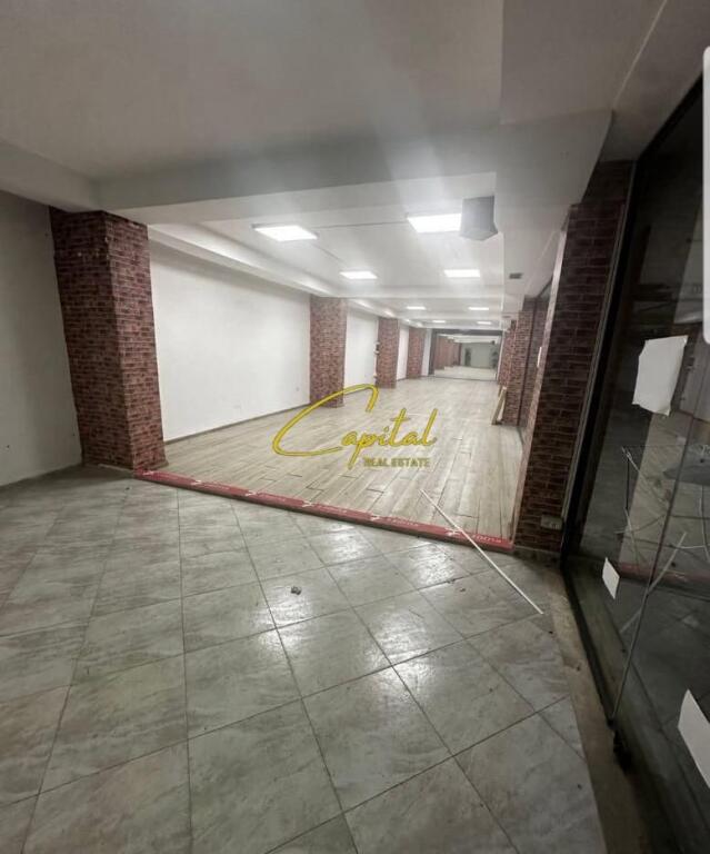 AMBIENT BIZNESI ME QERA 150 M2 21 DHJETORI 700 EURO