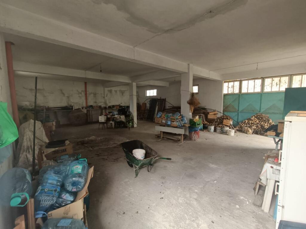Shiten 2 shtëpi dykatëshe me truall në Durrës Plazh