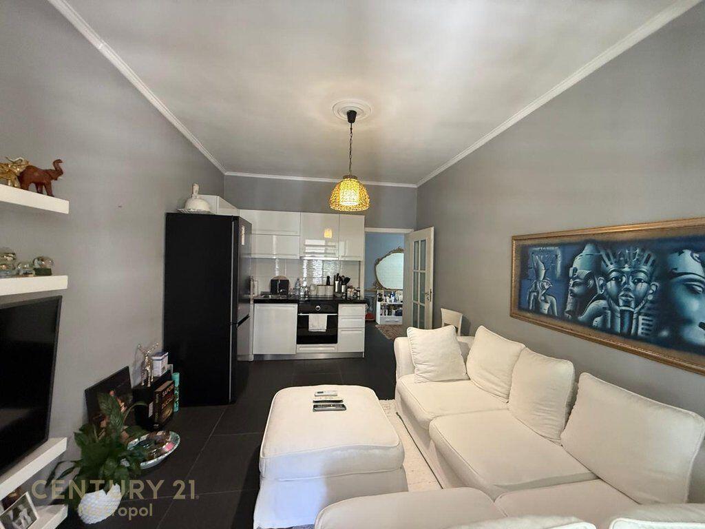 Air Bnb , Jepen me qira 3 apartamente tek Garda